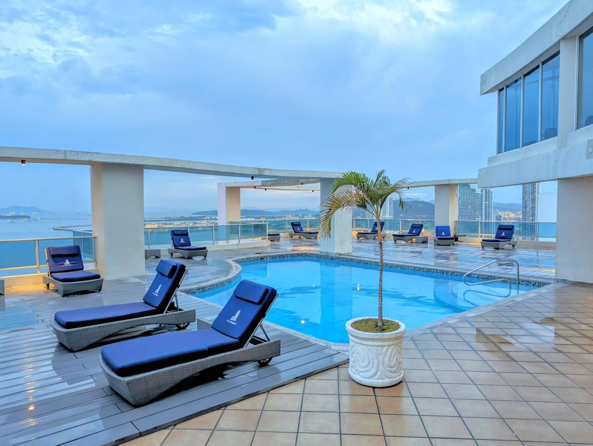 Yc 3602 L Apartamento 2Br En Av Balboa Panama City Exteriör bild
