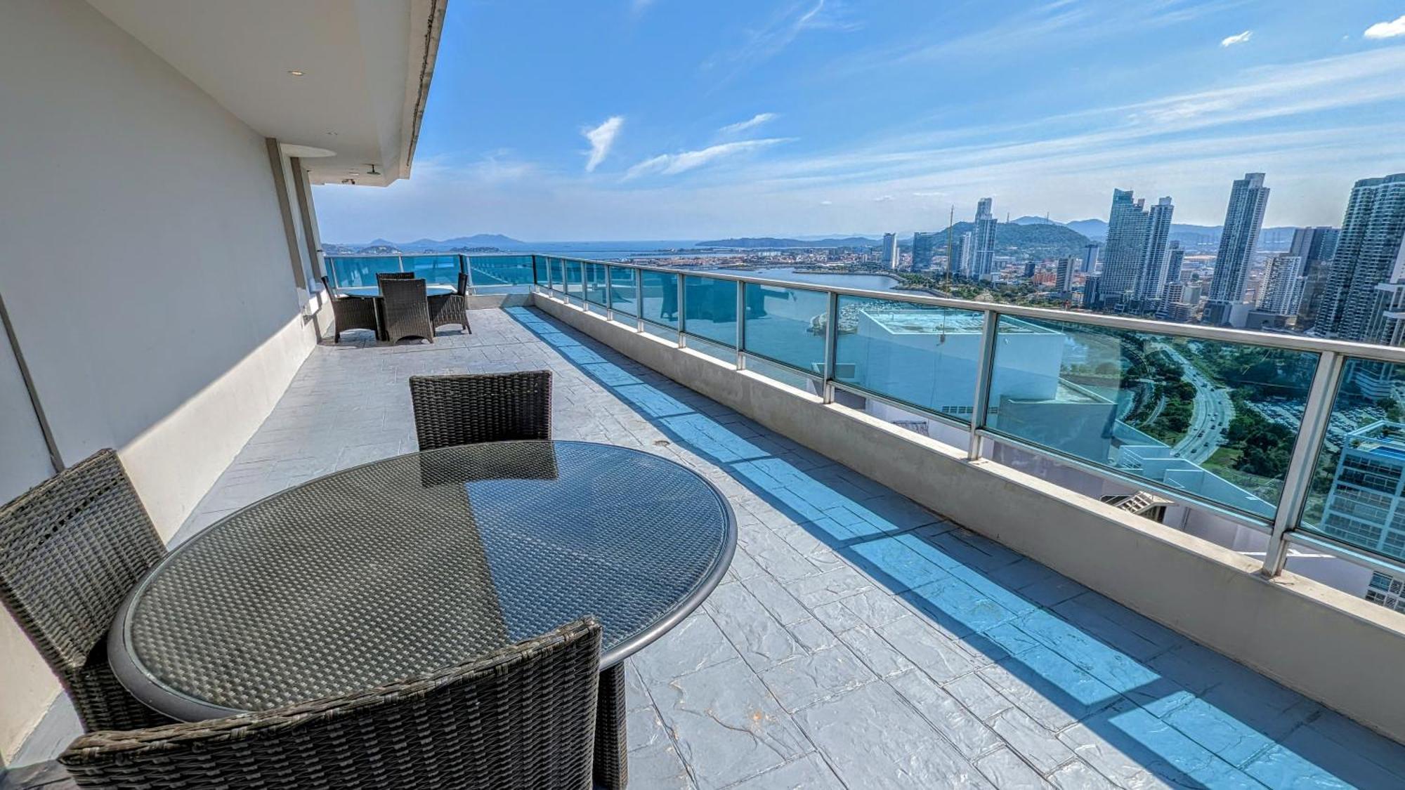 Yc 3602 L Apartamento 2Br En Av Balboa Panama City Exteriör bild