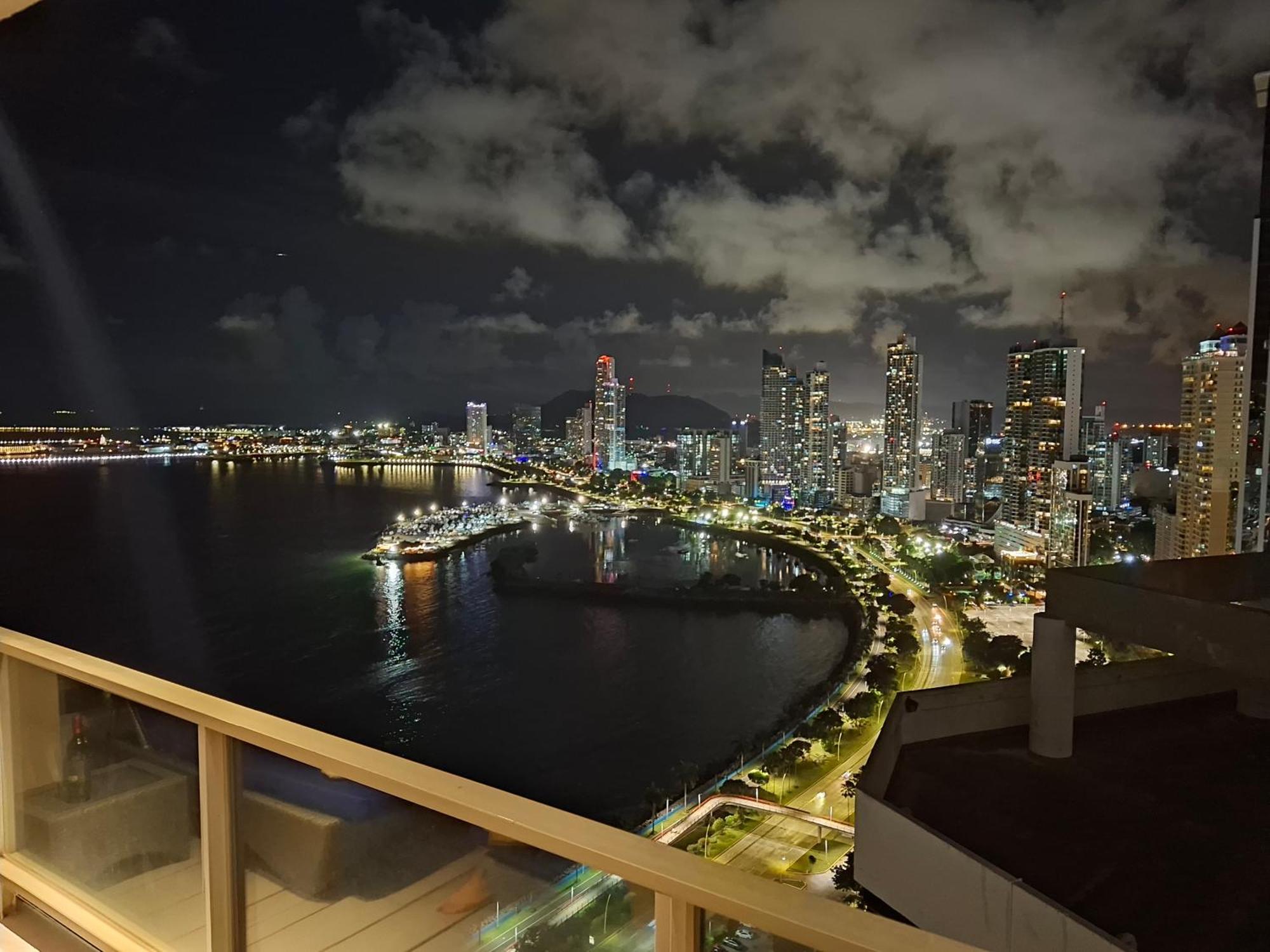 Yc 3602 L Apartamento 2Br En Av Balboa Panama City Exteriör bild
